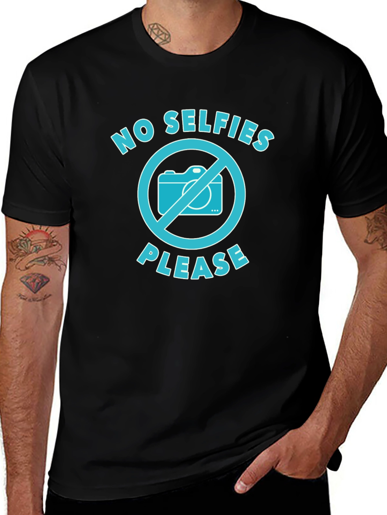 No Selfies Please Graphic T-Shirt - Black