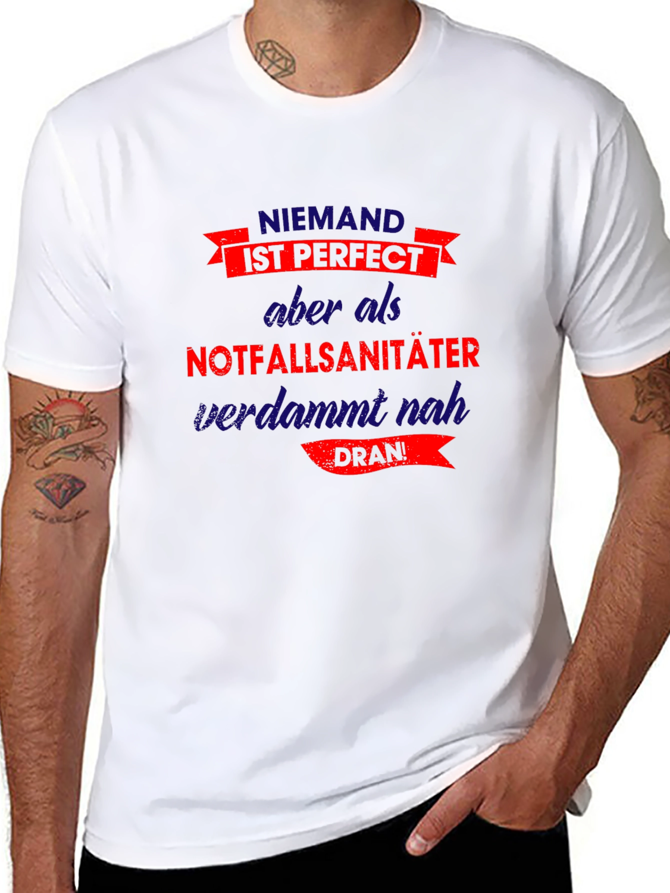 Niemand ist Perfect EMT T-Shirt