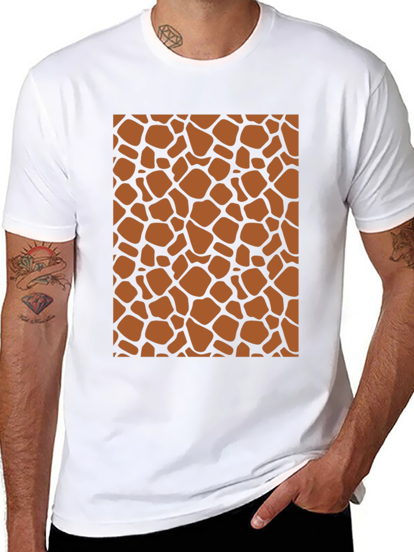 Giraffe Print Tee - Stylish Animal Pattern T-Shirt