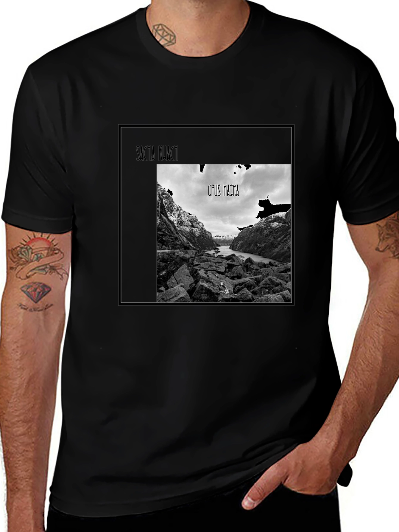 Sacra Kuacti Opus Macra Black T-Shirt