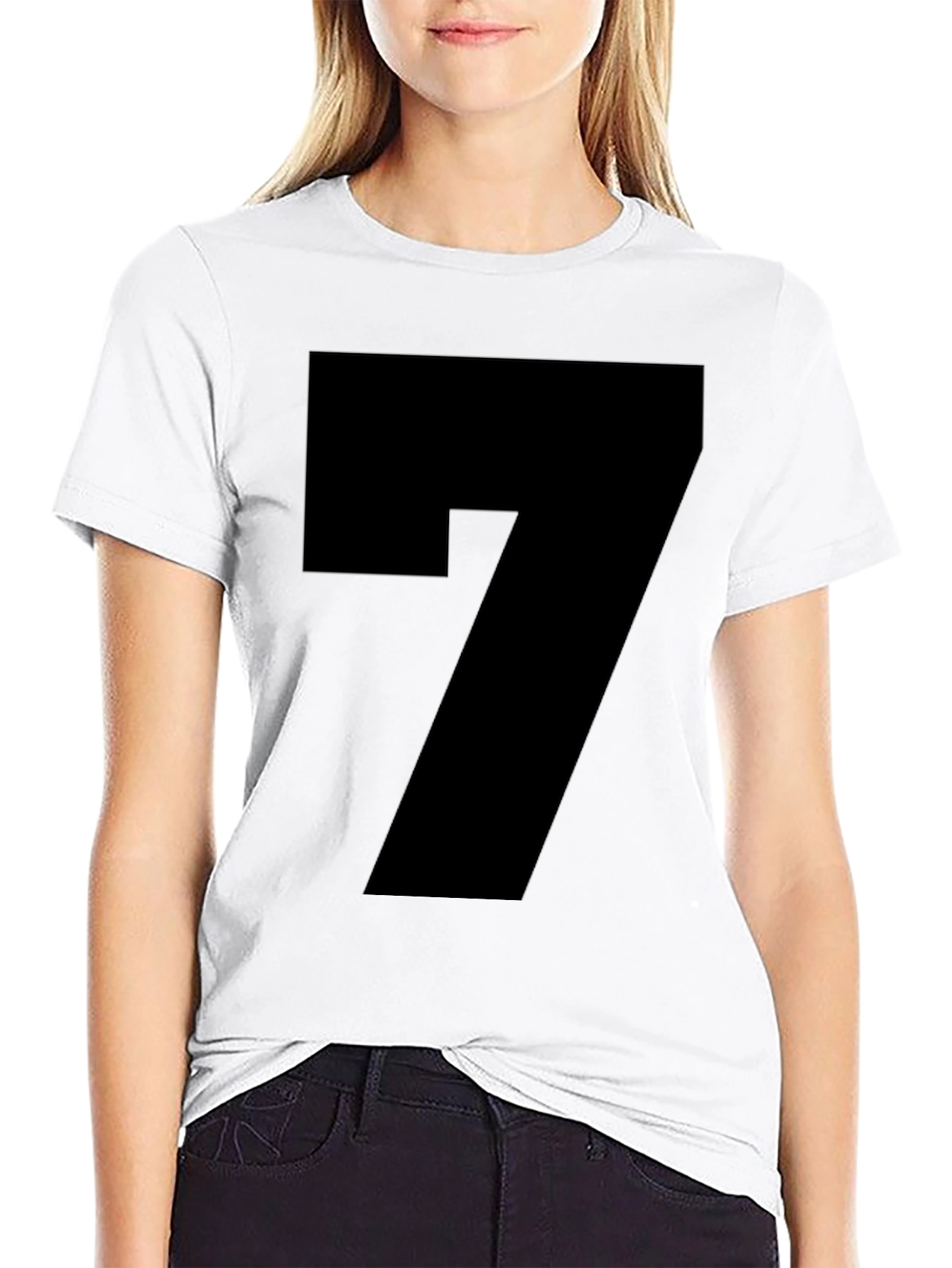 Bold Number 7 Graphic Tee - Modern Black T-Shirt